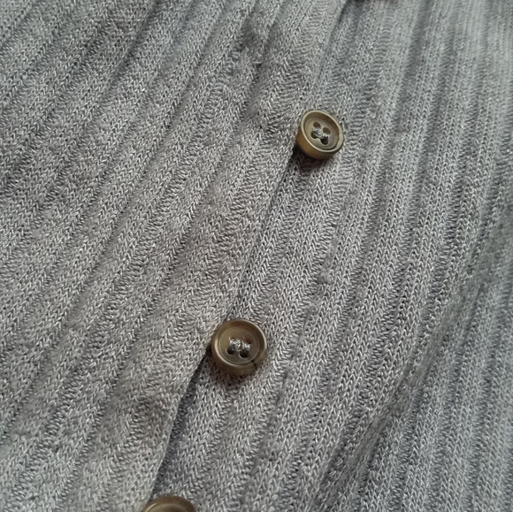 American Eagle Button Top - Picture 4 of 4